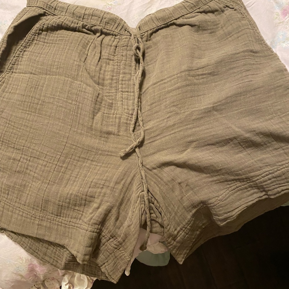 Dylan - Pull On Jogger Shorts in Olive